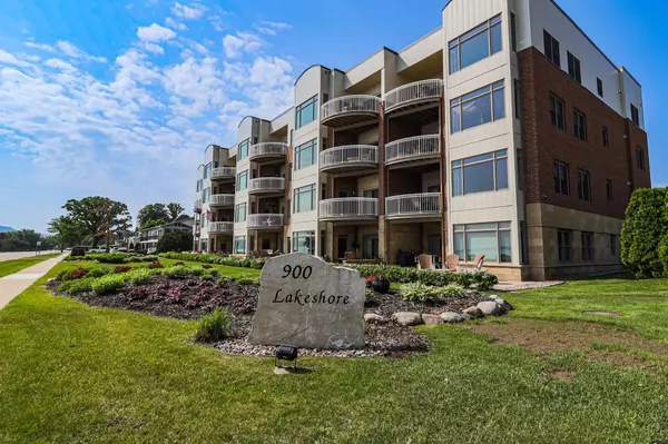 900 S Lakeshore DR #205,  Lake City,  MN 55041