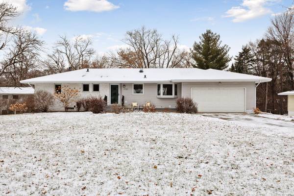 7721 Ridgeway RD,  Golden Valley,  MN 55426