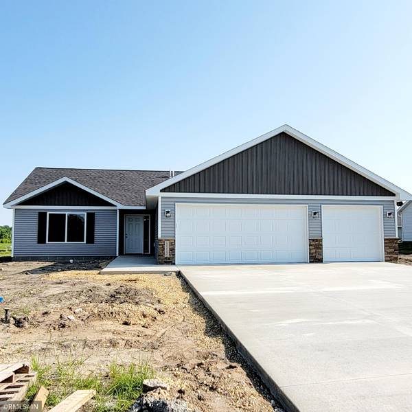 267 Bouldercrest AVE NE, Owatonna, MN 55060