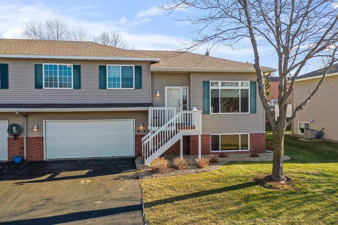 1309 Constitutional DR,  Northfield,  MN 55057