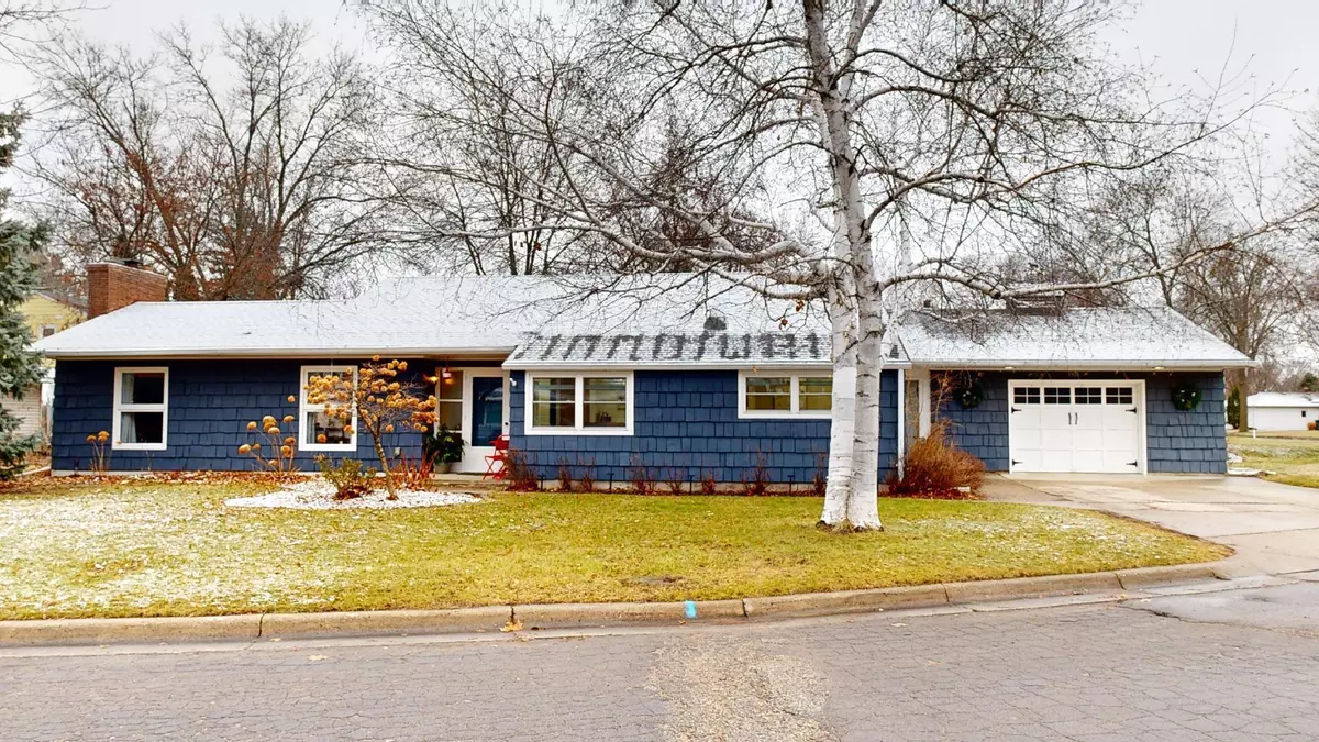 Willmar, MN 56201,1105 Florence LN