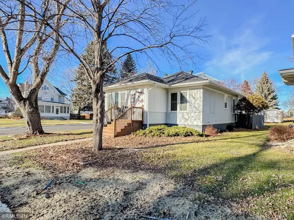 Olivia, MN 56277,622 E Depue AVE