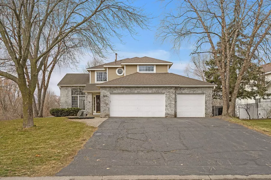 3074 Meadow Brook DR, Woodbury, MN 55125