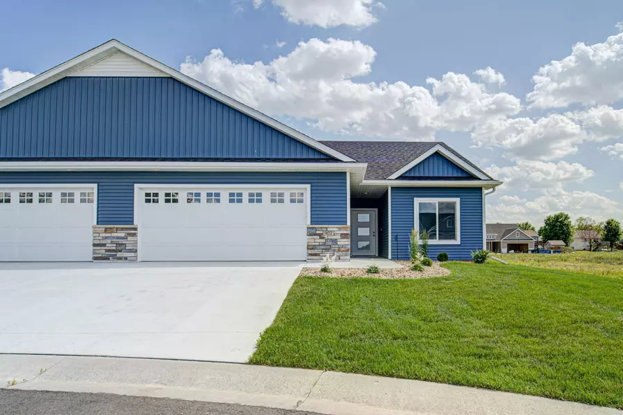 902 12th PL NW, Kasson, MN 55944