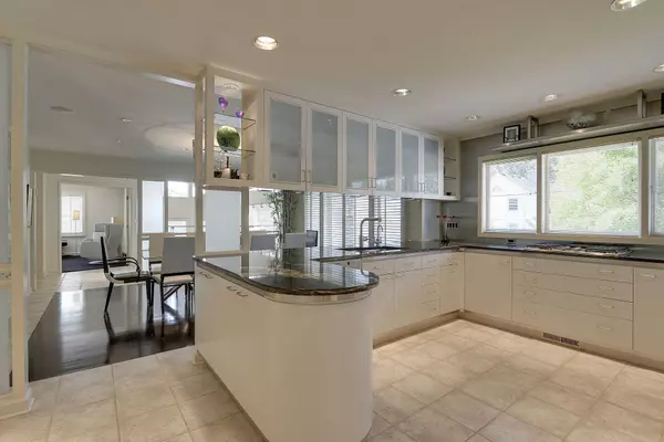 Saint Louis Park, MN 55416,2544 Huntington AVE