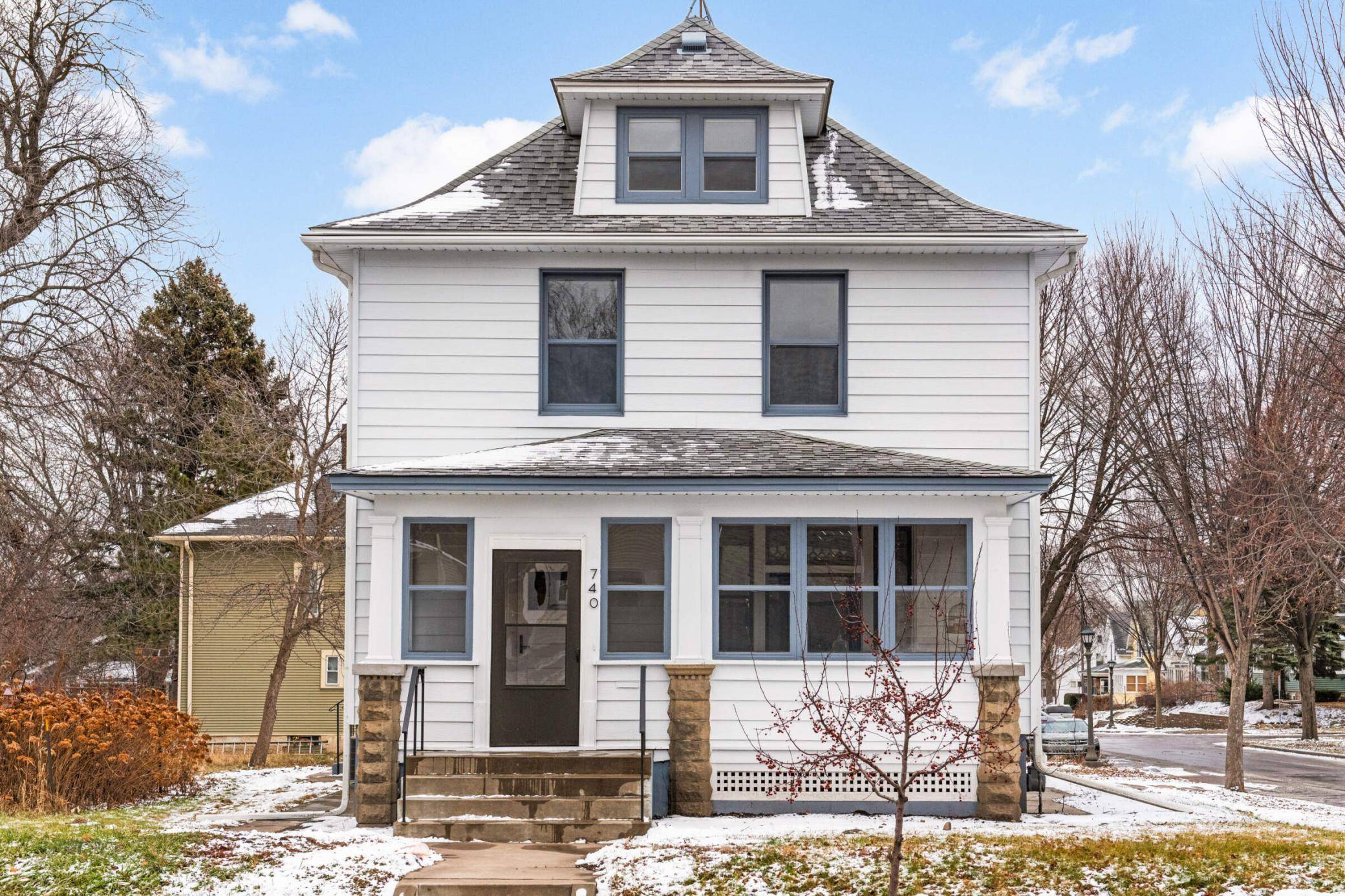 740 Smith AVE S, Saint Paul, MN 55107
