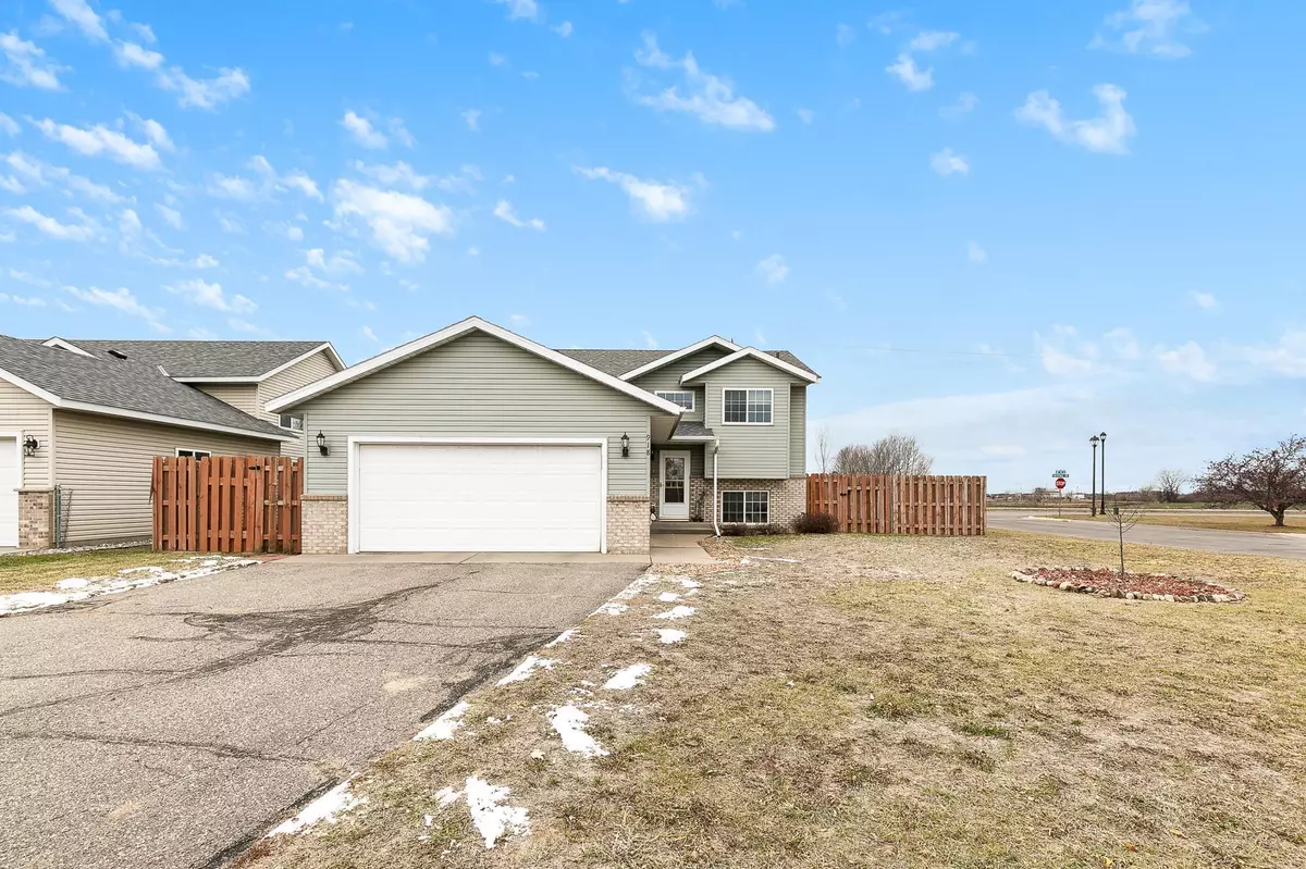 Sartell, MN 56377,918 11th ST S