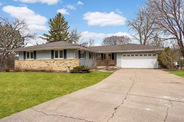 Burnsville, MN 55337,1914 Sioux CT