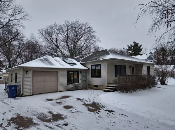 4773 Otter Lake RD, White Bear Lake, MN 55110