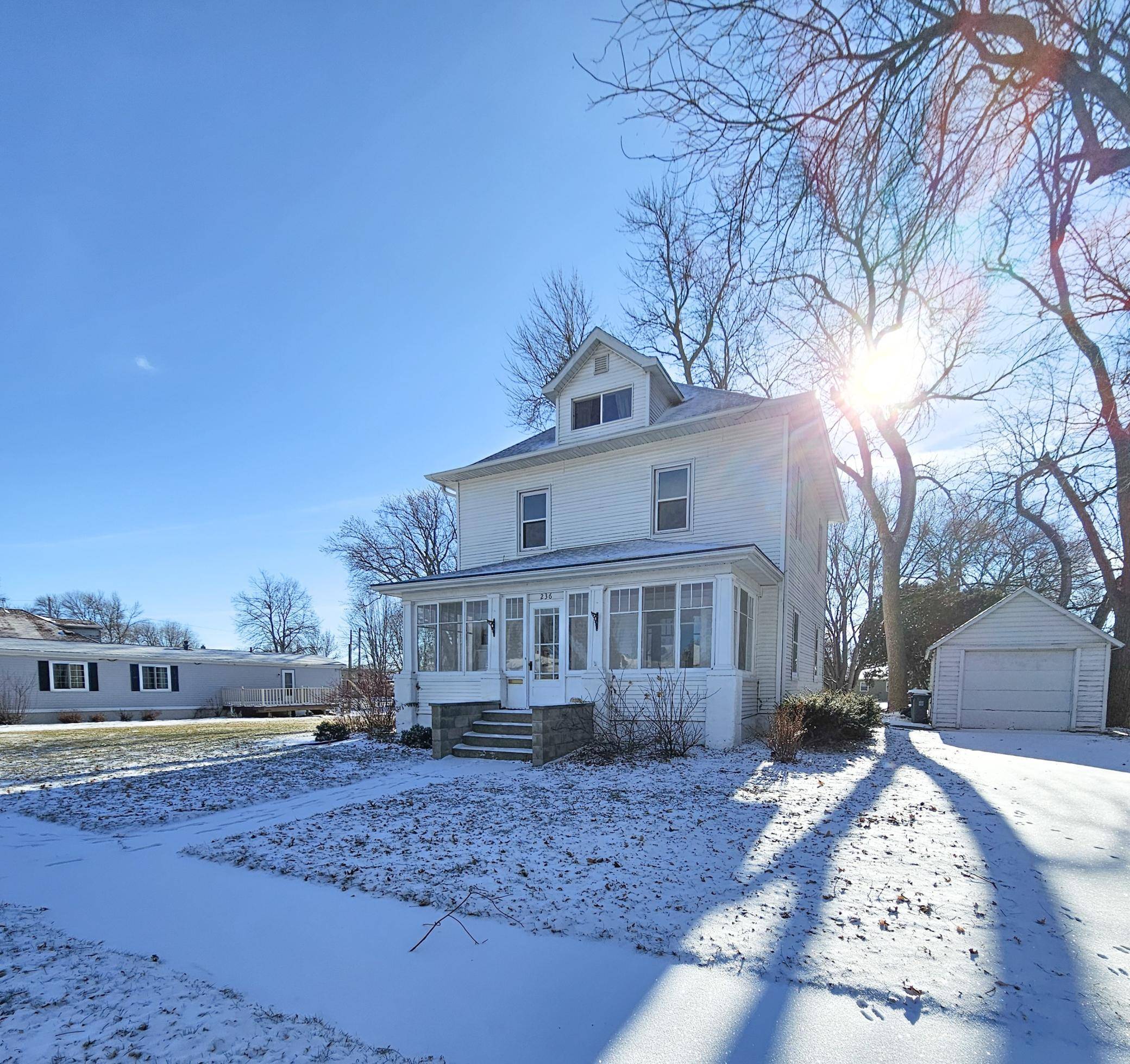 Tracy, MN 56175,236 State ST