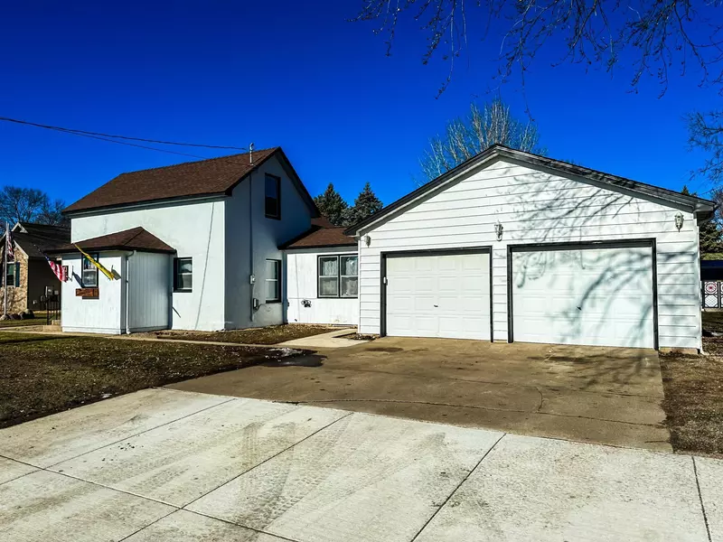 120 3rd ST SE, Richmond, MN 56368