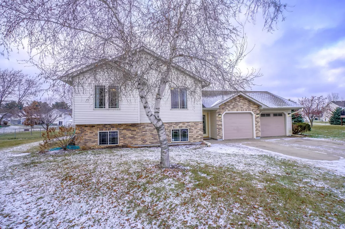 Roberts, WI 54023,108 French CT