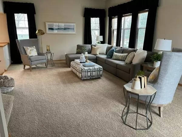 Lakeville, MN 55044,21332 Hytrail CIR