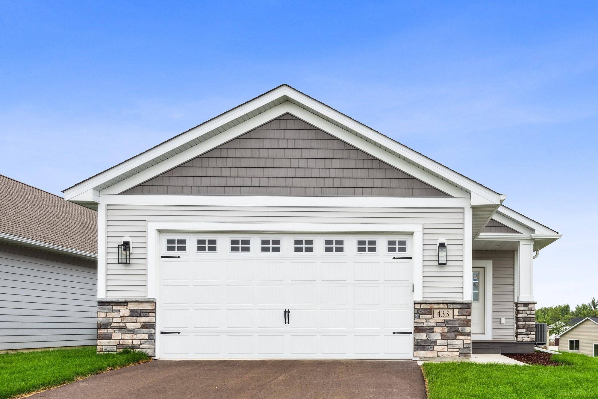 Hutchinson, MN 55350,437 Grant AVE SE