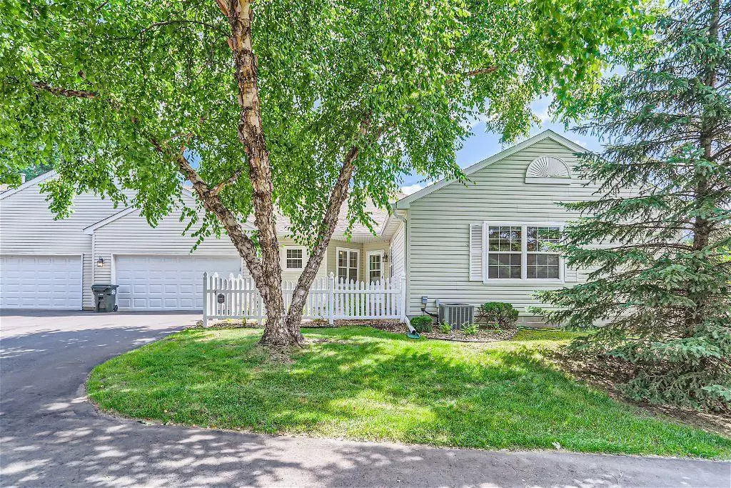 Eagan, MN 55121,3036 Timberwood TRL #15