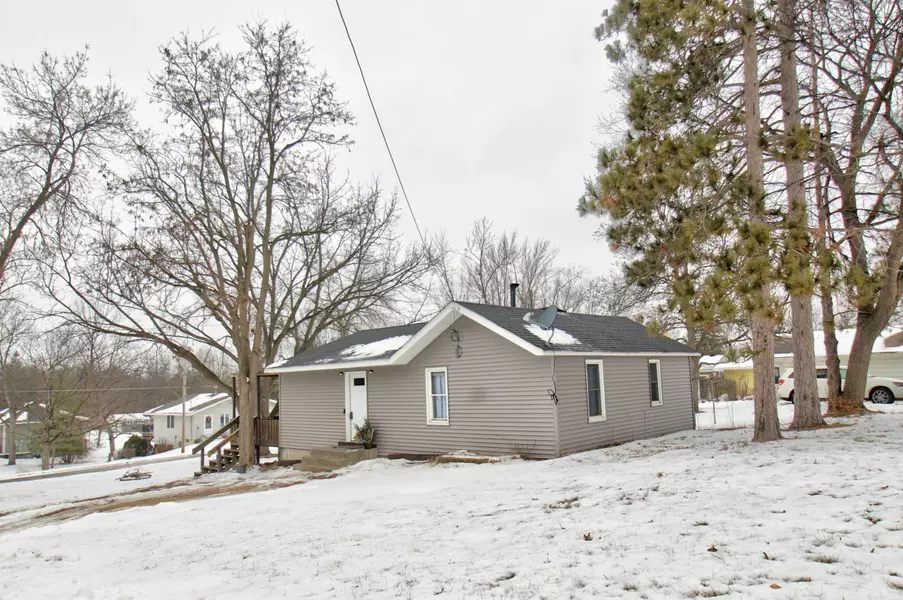 116 Middle ST W, Cannon Falls, MN 55009