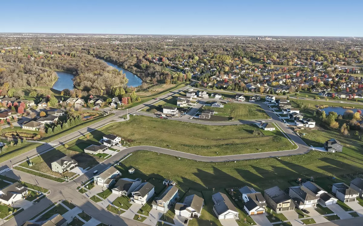 Moorhead, MN 56560,305 48th AVE S