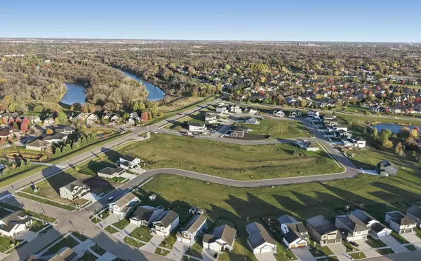 4717 Hampton LOOP S, Moorhead, MN 56560