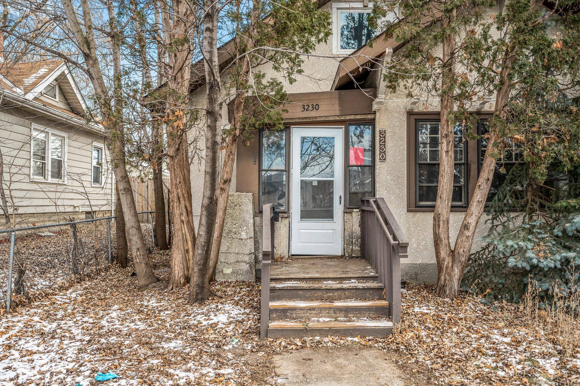 Minneapolis, MN 55412,3230 Oliver AVE N