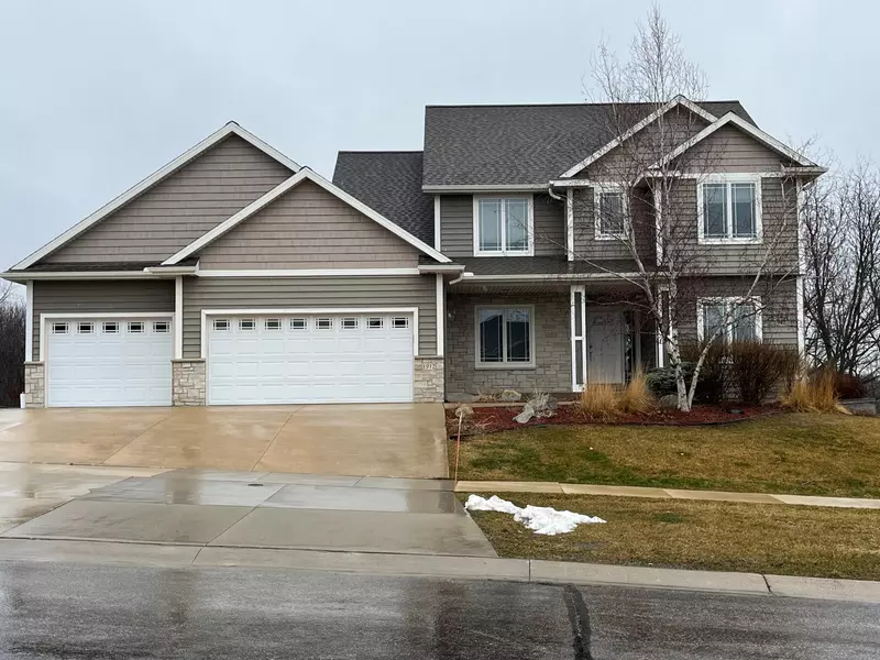 1912 Shannon Oaks BLVD NE, Rochester, MN 55906