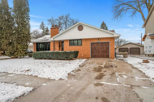 Minneapolis, MN 55406,4118 Morrill LN