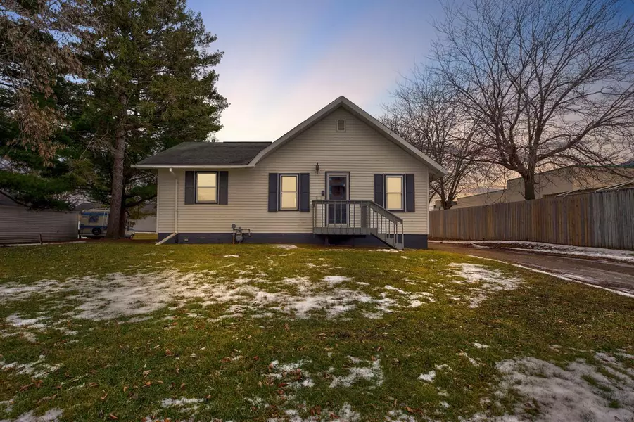 1739 5th ST NW, Faribault, MN 55021