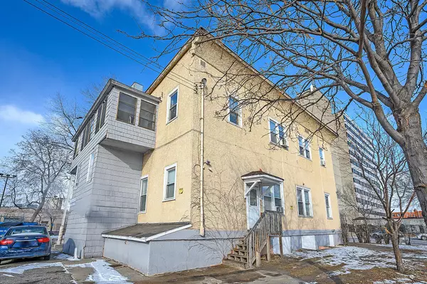 Minneapolis, MN 55404,2120 Minnehaha AVE