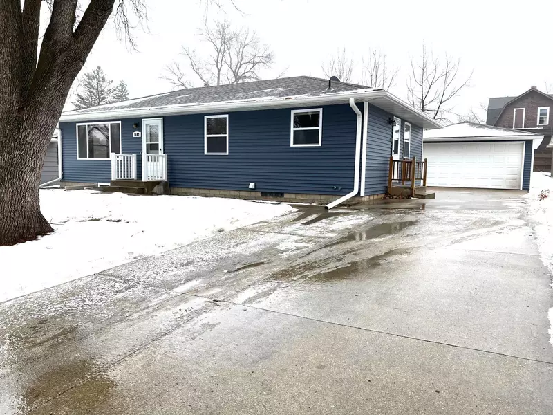 1609 7th ST SW, Willmar, MN 56201