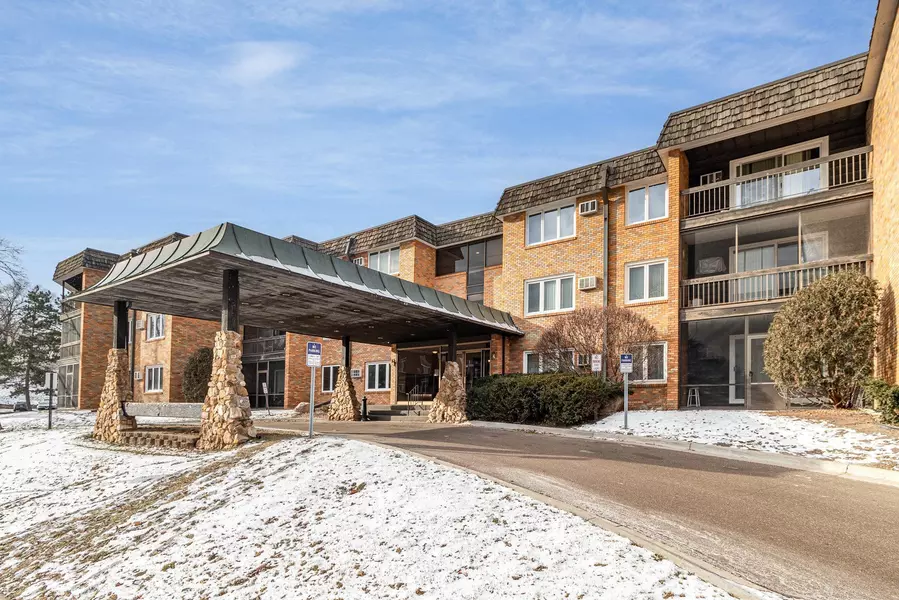 3200 Virginia AVE S #104, Saint Louis Park, MN 55426