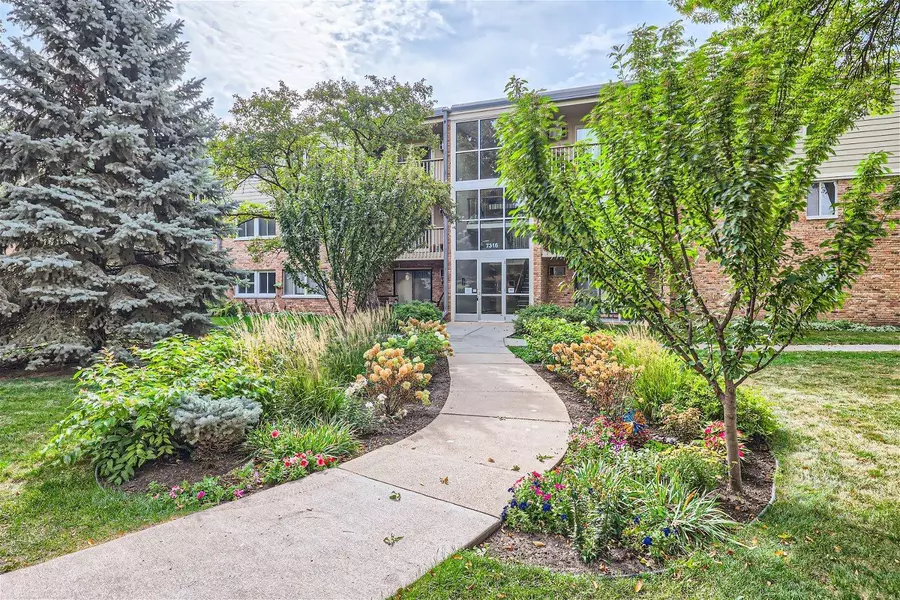 7316 W 22nd ST #205, Saint Louis Park, MN 55426