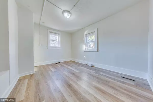 Columbia Heights, MN 55421,838 41st AVE NE