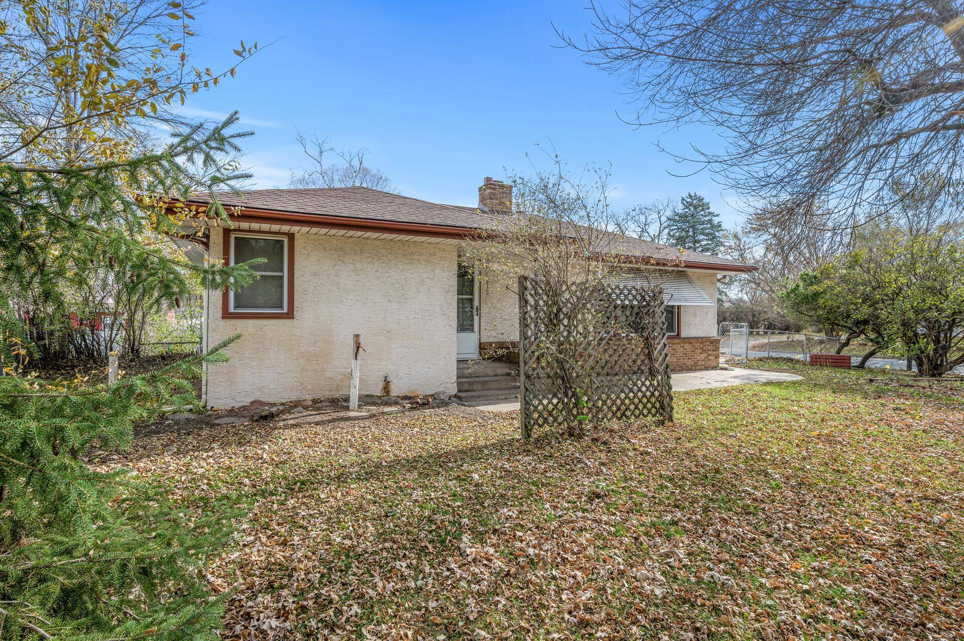 Fridley, MN 55432,6815 E River RD