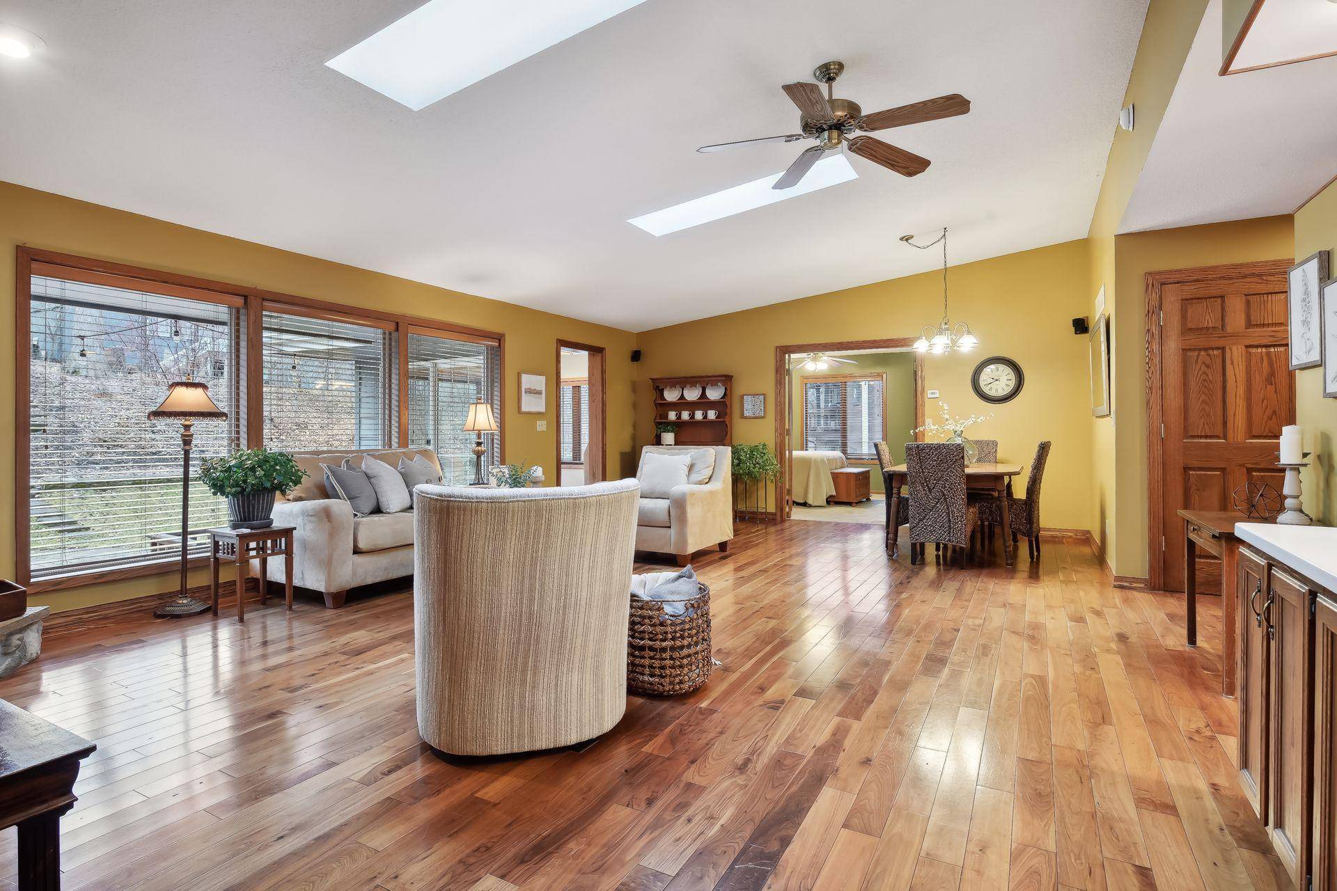 Chanhassen, MN 55331,3940 Linden CIR