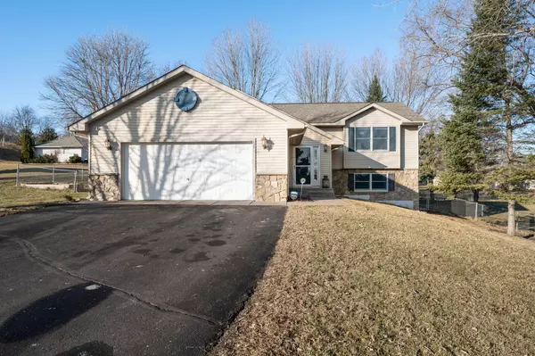 New Richmond, WI 54017,1523 Hillside CT