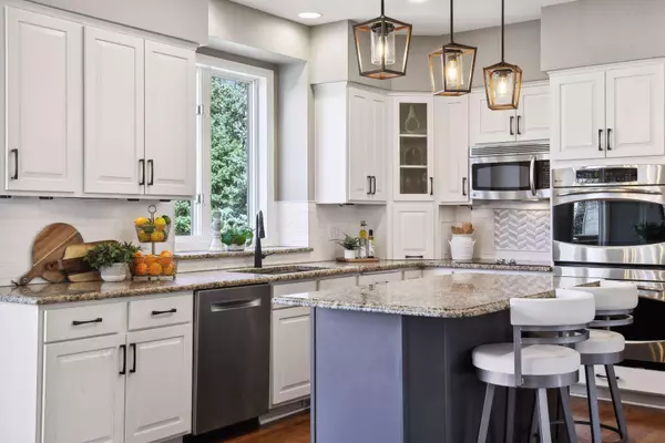 Chanhassen, MN 55317,7420 Fawn Hill RD