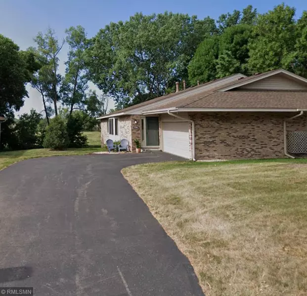 17501 Saddlewood LN, Minnetonka, MN 55345