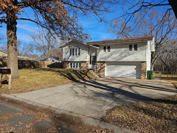 Fridley, MN 55432,7527 Hayes ST NE