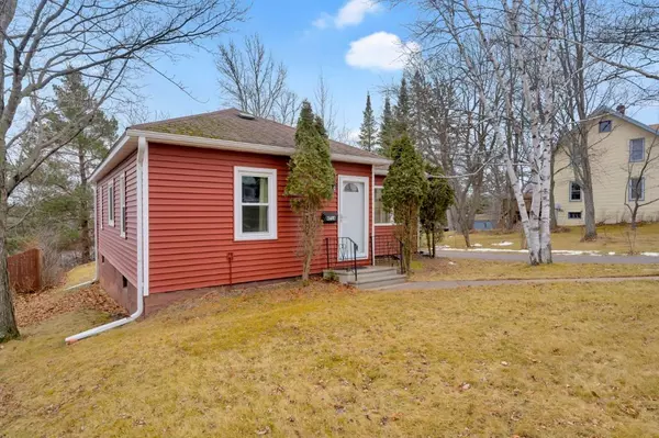 Duluth, MN 55804,4714 Oneida ST