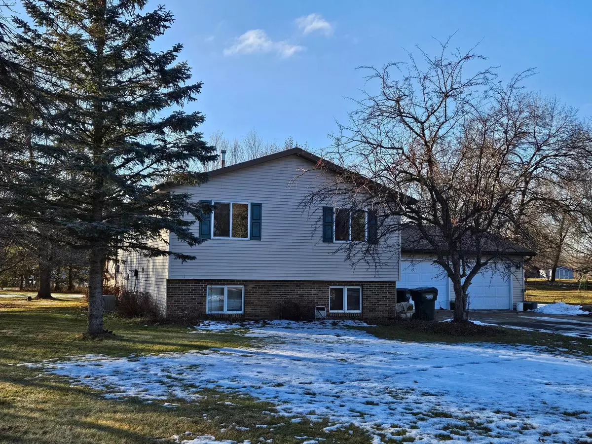 Alexandria, MN 56308,1402 Ridgeview TER NE