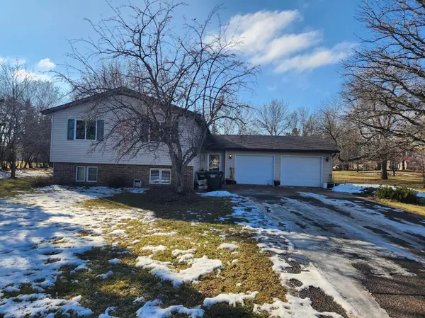 Alexandria, MN 56308,1402 Ridgeview TER NE