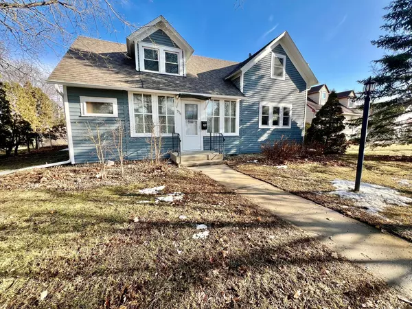 Alexandria, MN 56308,915 Douglas ST