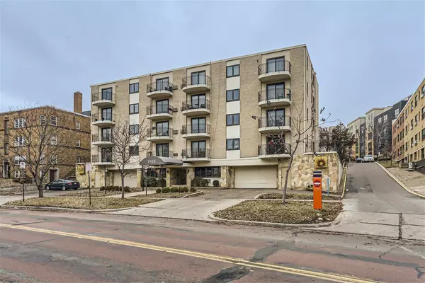 2928 Dean Pkwy #3C, Minneapolis, MN 55416