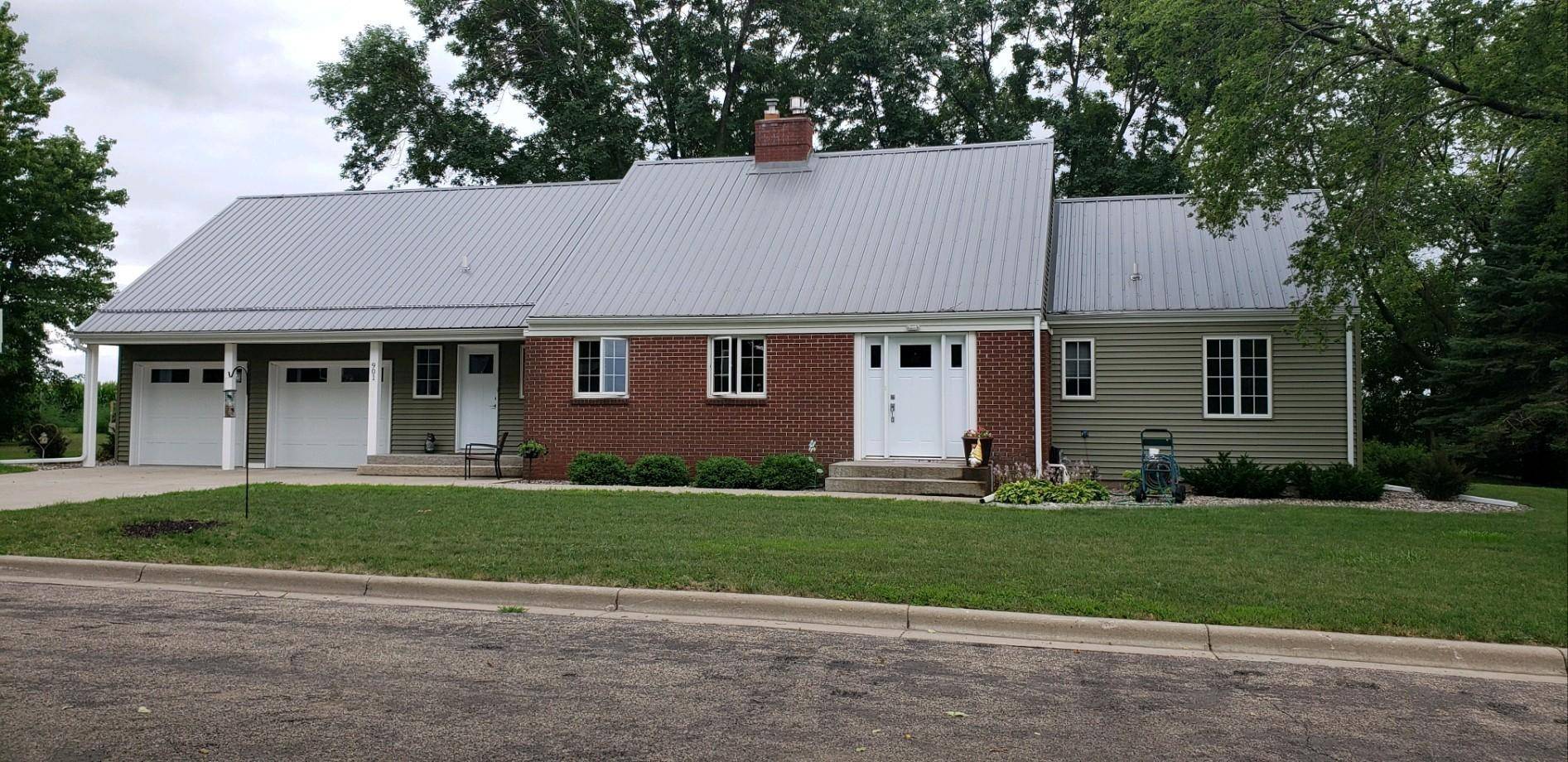 901 Clarke ST,  Walnut Grove,  MN 56180