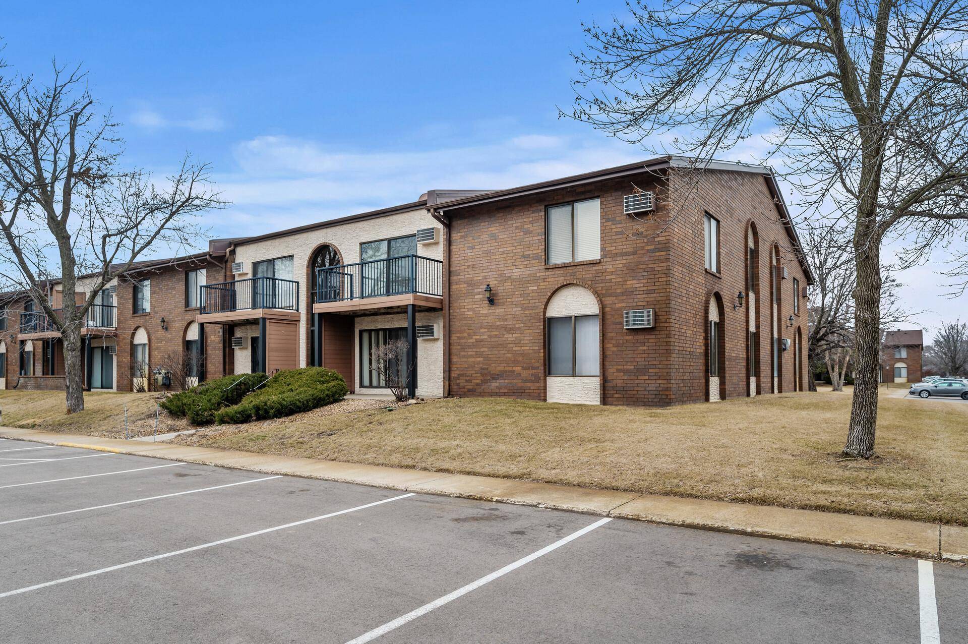 7350 York AVE S #101, Edina, MN 55435