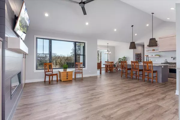 1519 96th ST New Richmond, WI 54017