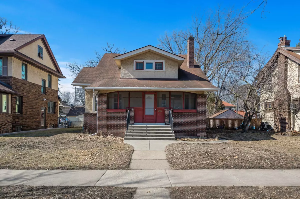 Saint Paul, MN 55104,133 Exeter PL