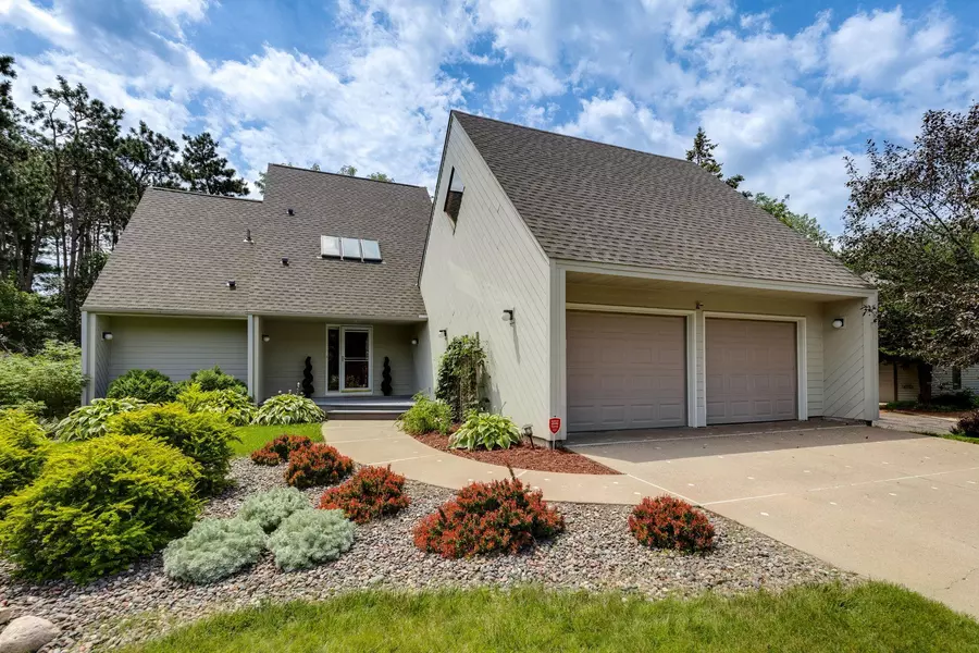 466 Catherine LN, Shoreview, MN 55126