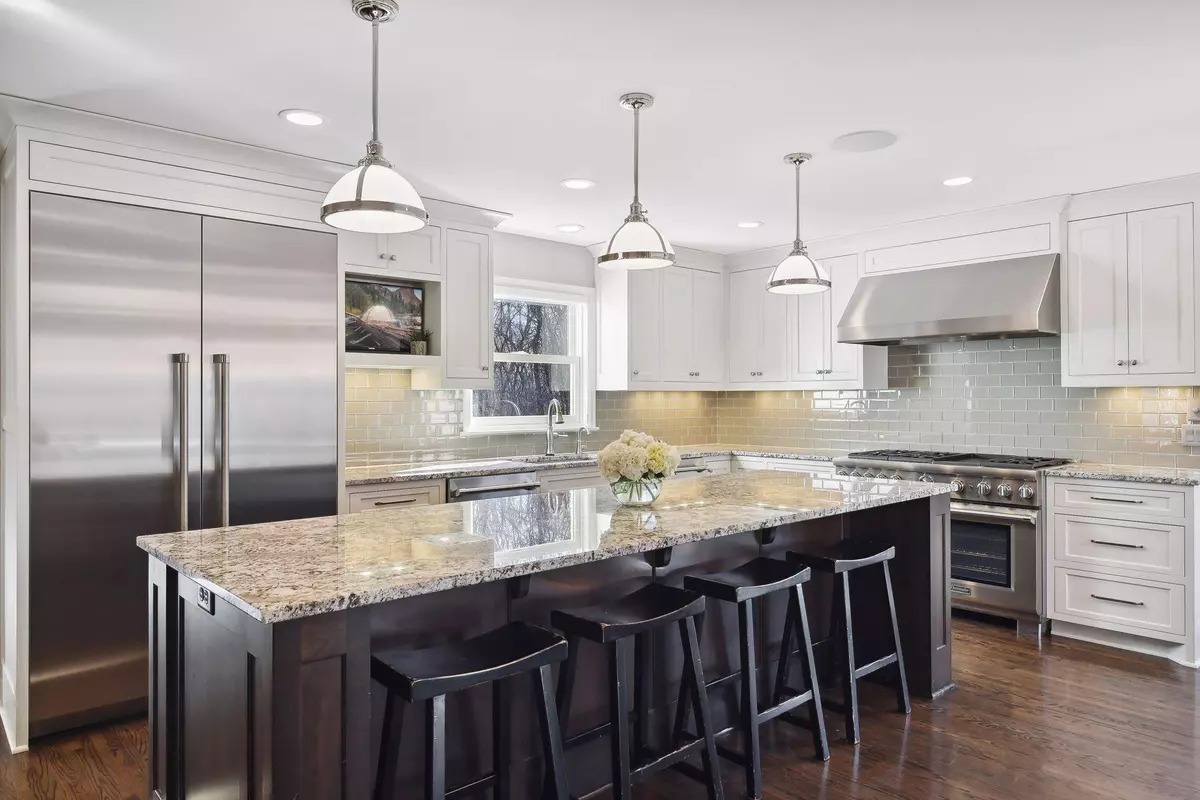Edina, MN 55436,5221 Richwood DR
