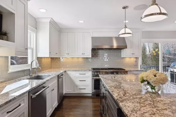 Edina, MN 55436,5221 Richwood DR