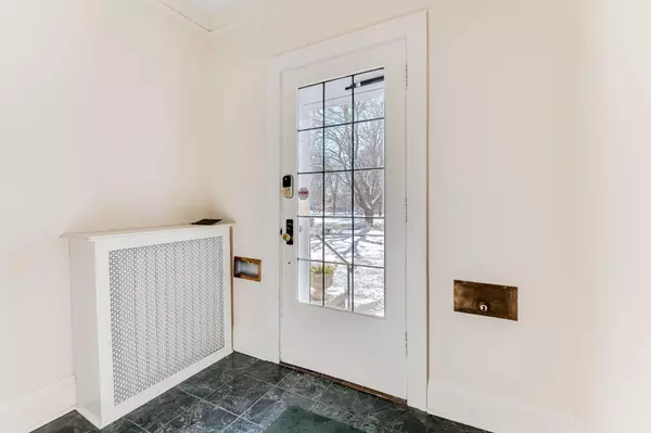 Saint Paul, MN 55105,1917 Summit AVE #1